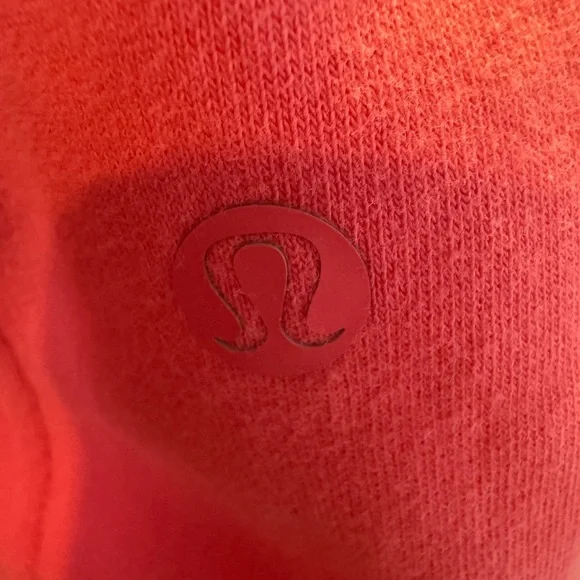 Lululemon loungeful cropped hoodie. Size 10 - Picture 7 of 8